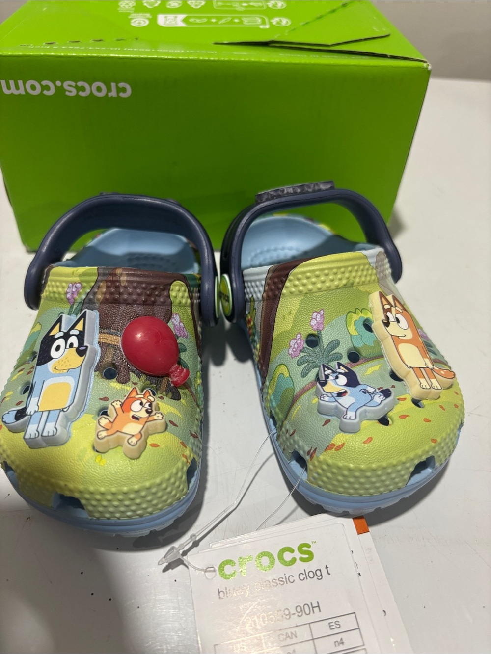 CROCS Kids Green Bluey & Friends Clogs with Navy Strap Sz C4